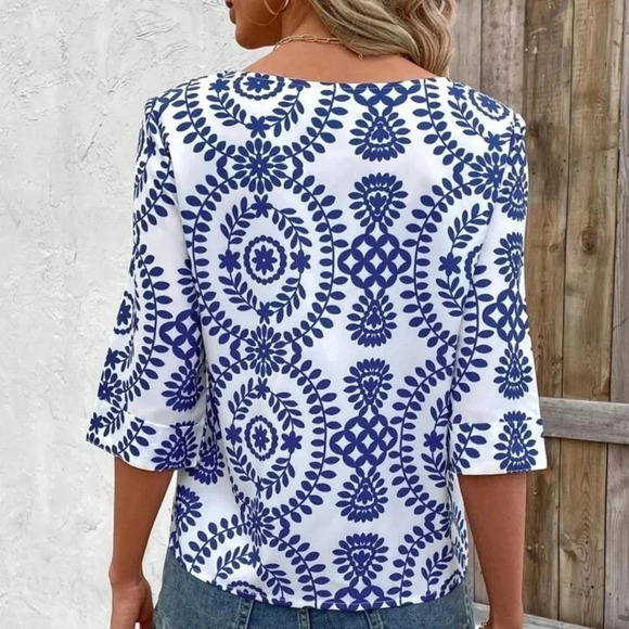 Women's Printed Round Neck Three Quarter Sleeve Blouse - Picture 3 of 5